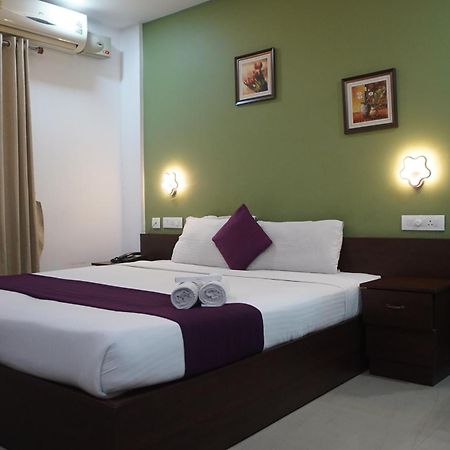 Hotel North Centre Kochi Zewnętrze zdjęcie