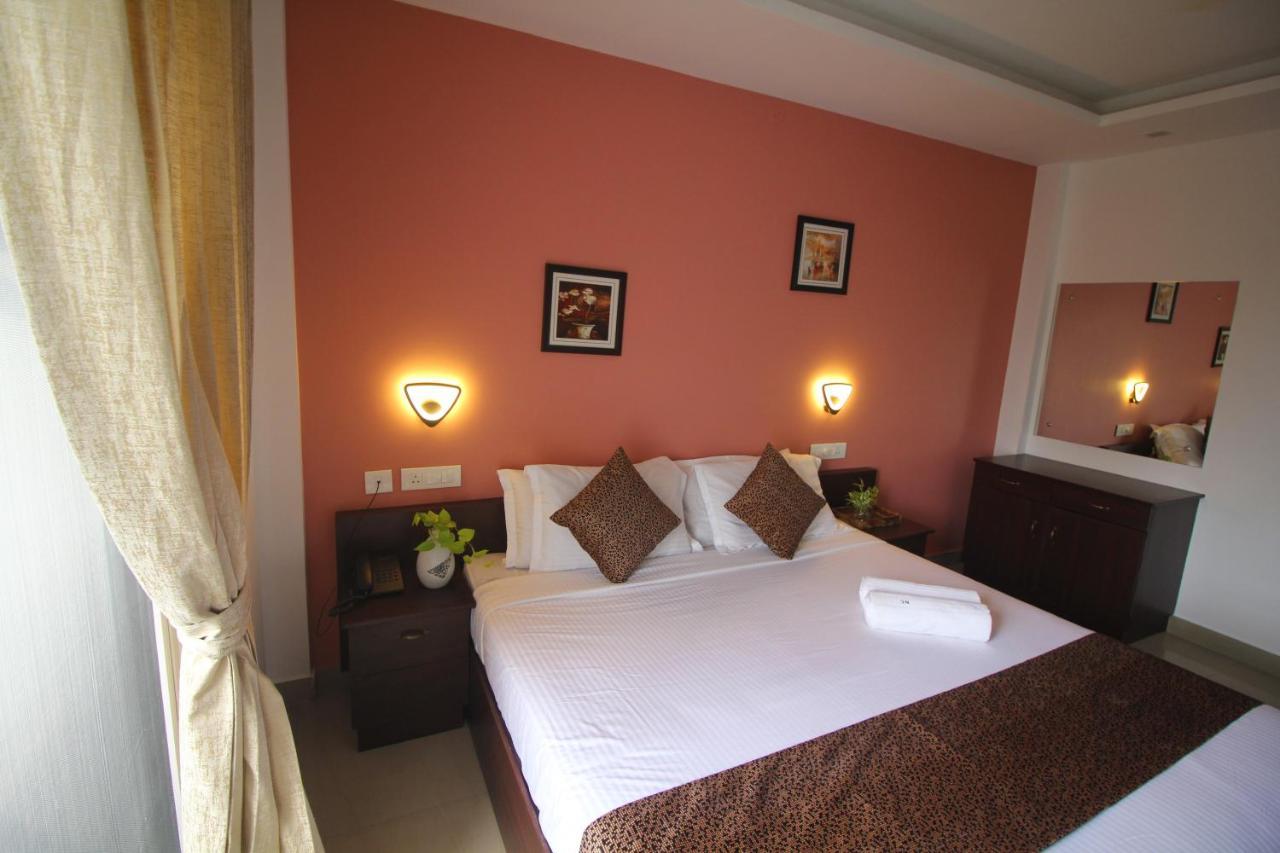 Hotel North Centre Kochi Zewnętrze zdjęcie