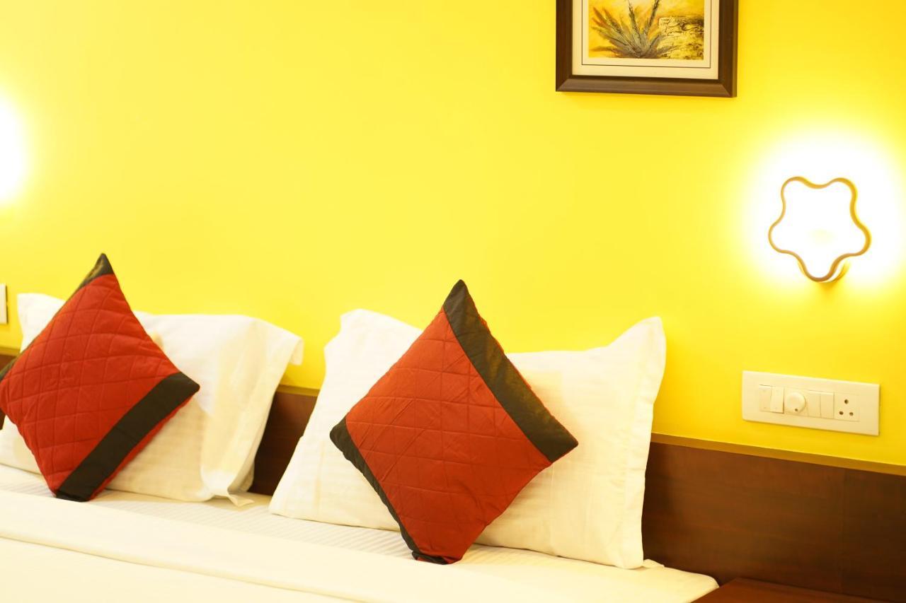 Hotel North Centre Kochi Zewnętrze zdjęcie