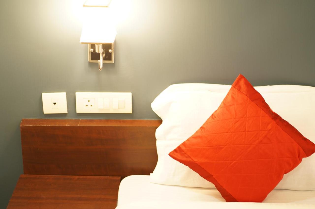Hotel North Centre Kochi Zewnętrze zdjęcie