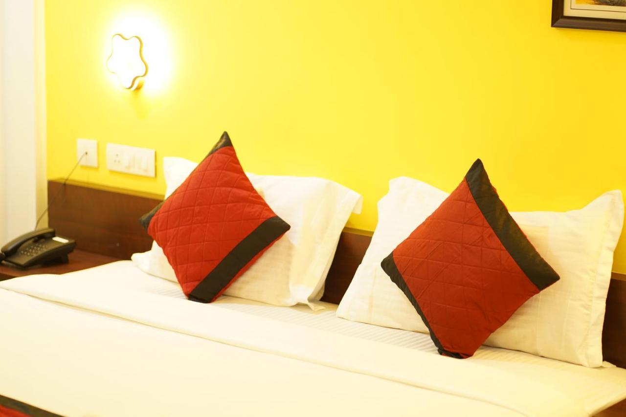 Hotel North Centre Kochi Zewnętrze zdjęcie
