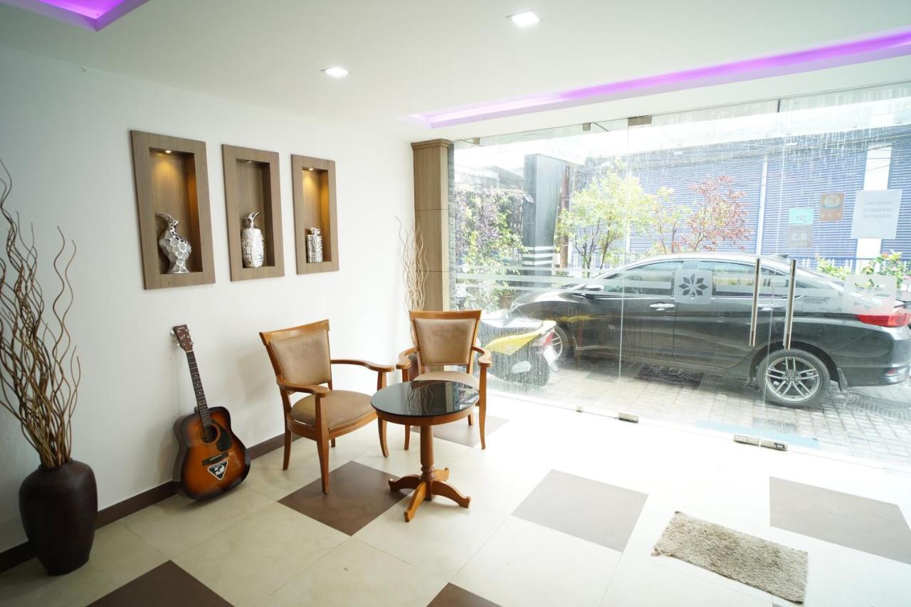Hotel North Centre Kochi Zewnętrze zdjęcie