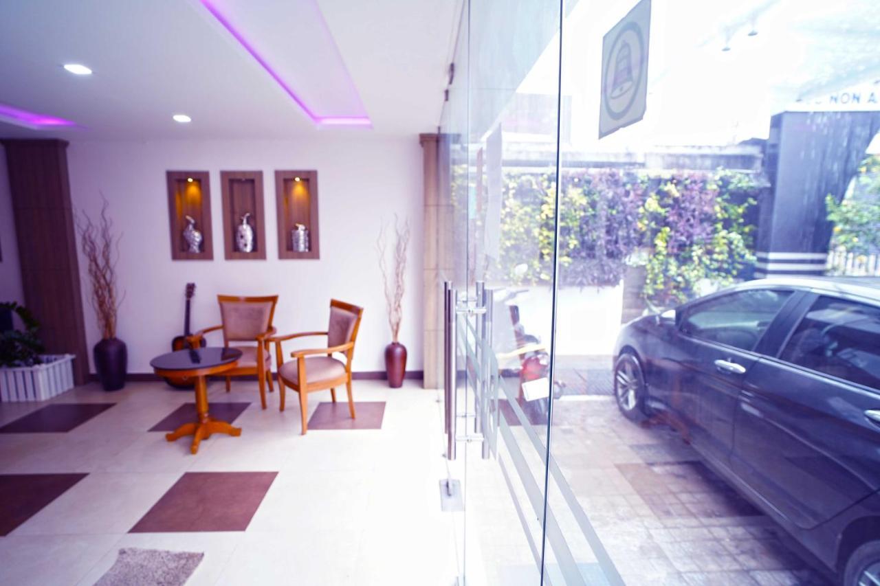 Hotel North Centre Kochi Zewnętrze zdjęcie
