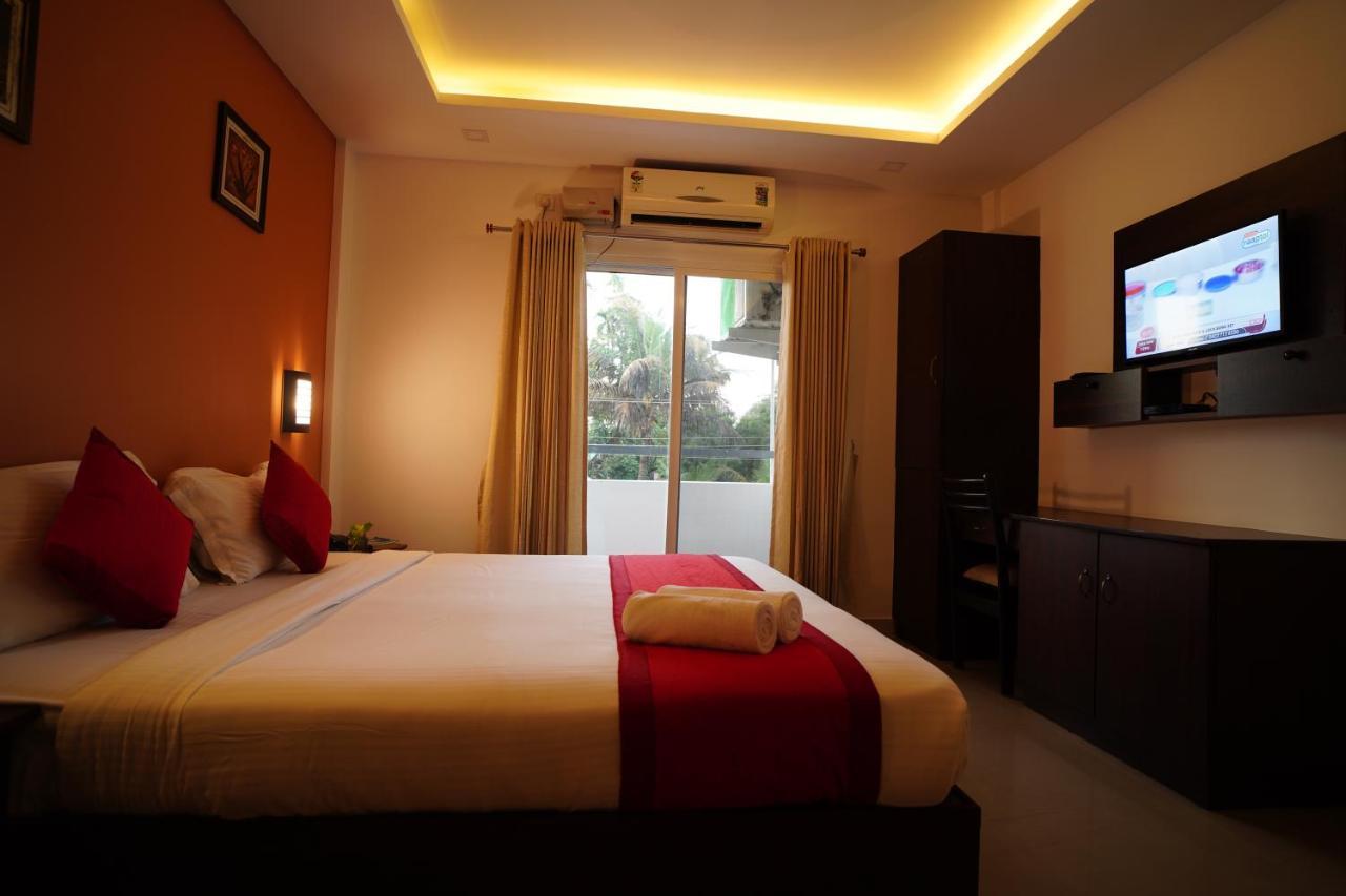 Hotel North Centre Kochi Zewnętrze zdjęcie