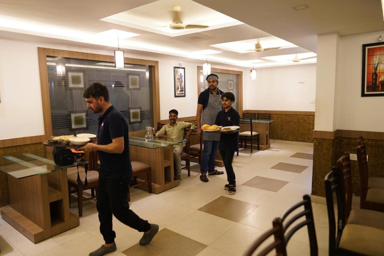Hotel North Centre Kochi Zewnętrze zdjęcie