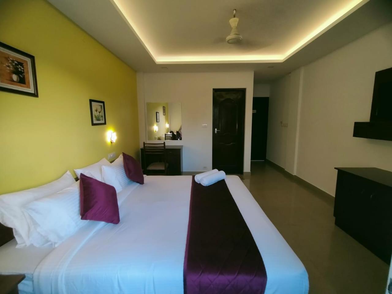 Hotel North Centre Kochi Zewnętrze zdjęcie