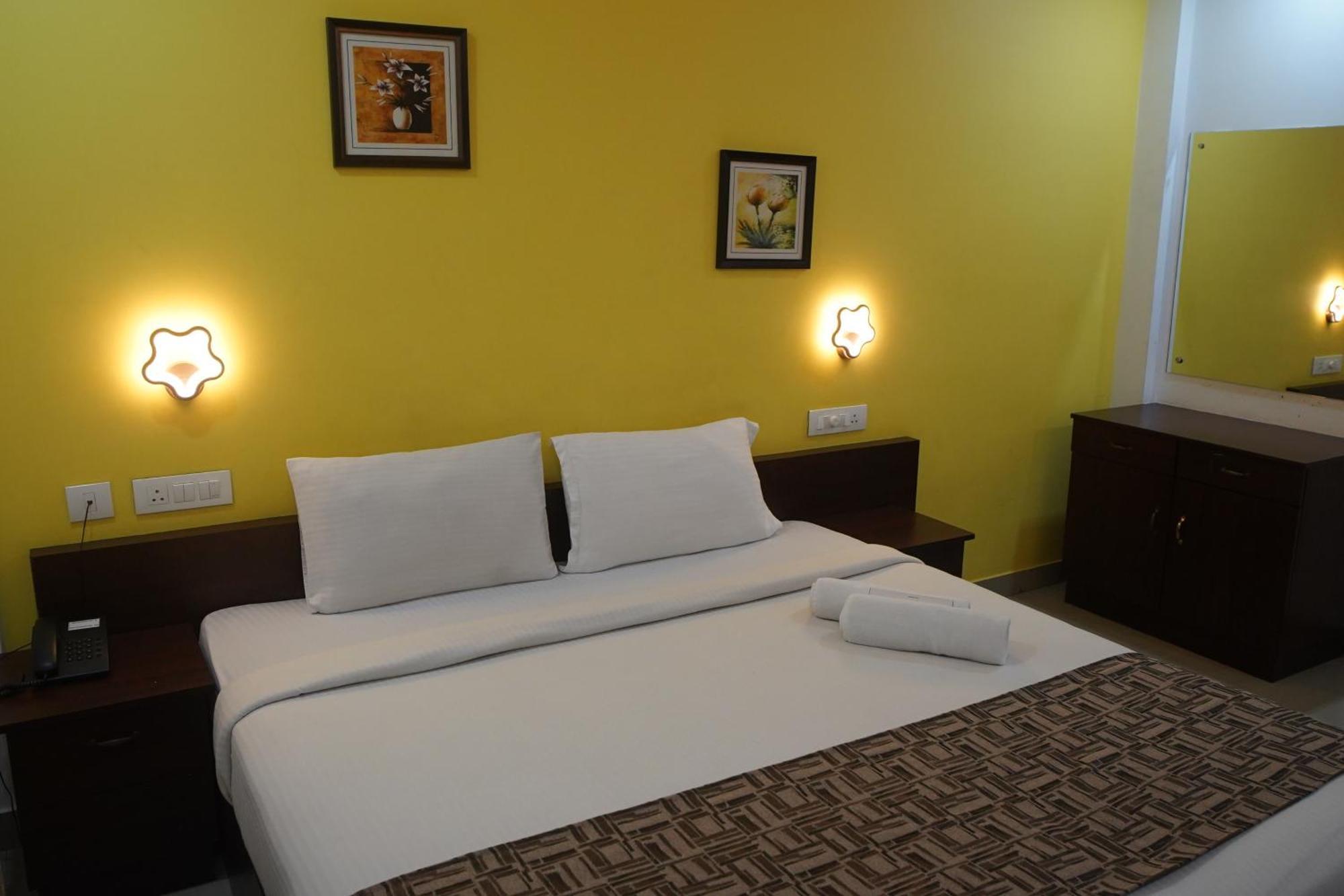 Hotel North Centre Kochi Zewnętrze zdjęcie