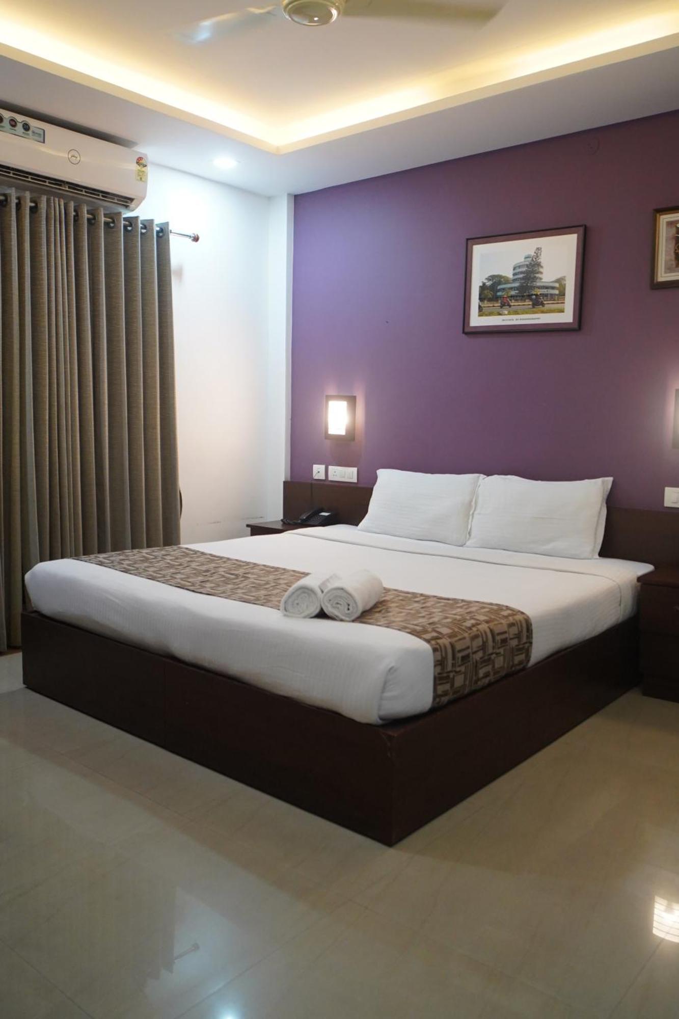 Hotel North Centre Kochi Zewnętrze zdjęcie